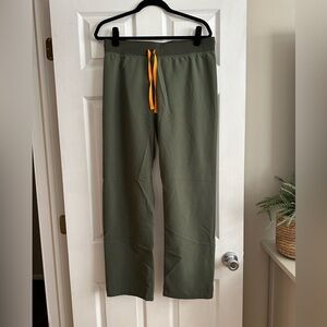 Figs Livingston scrub pants size medium